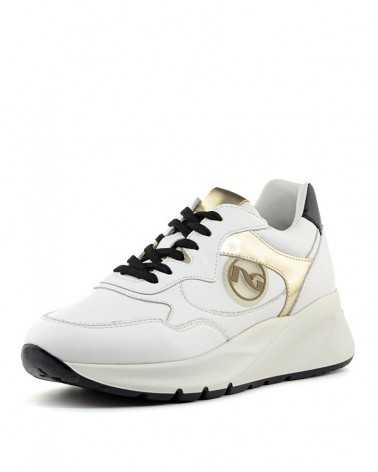 Sneaker Nero Giardini I205244D 707 - colore bianco - vista diagonale